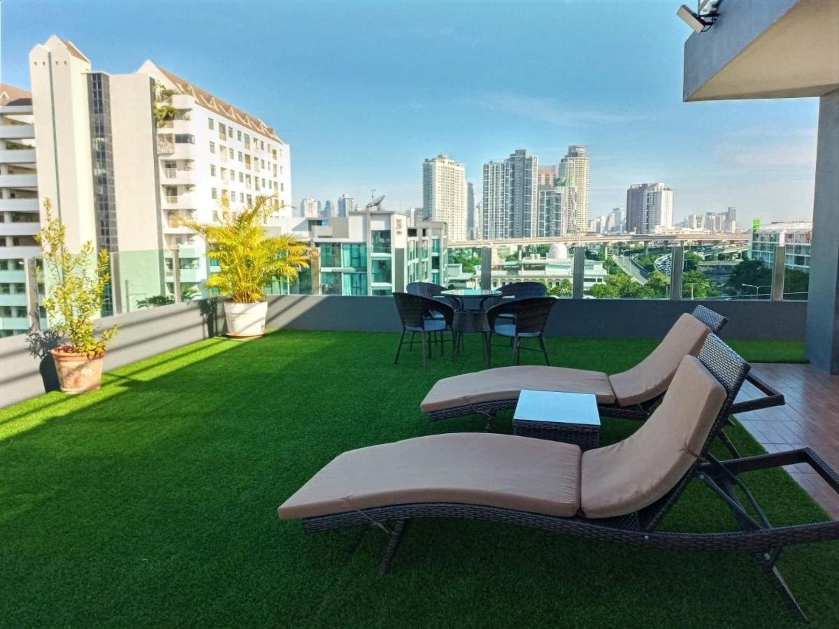 The Qube Fifty Hotel Bangkok Buitenkant foto