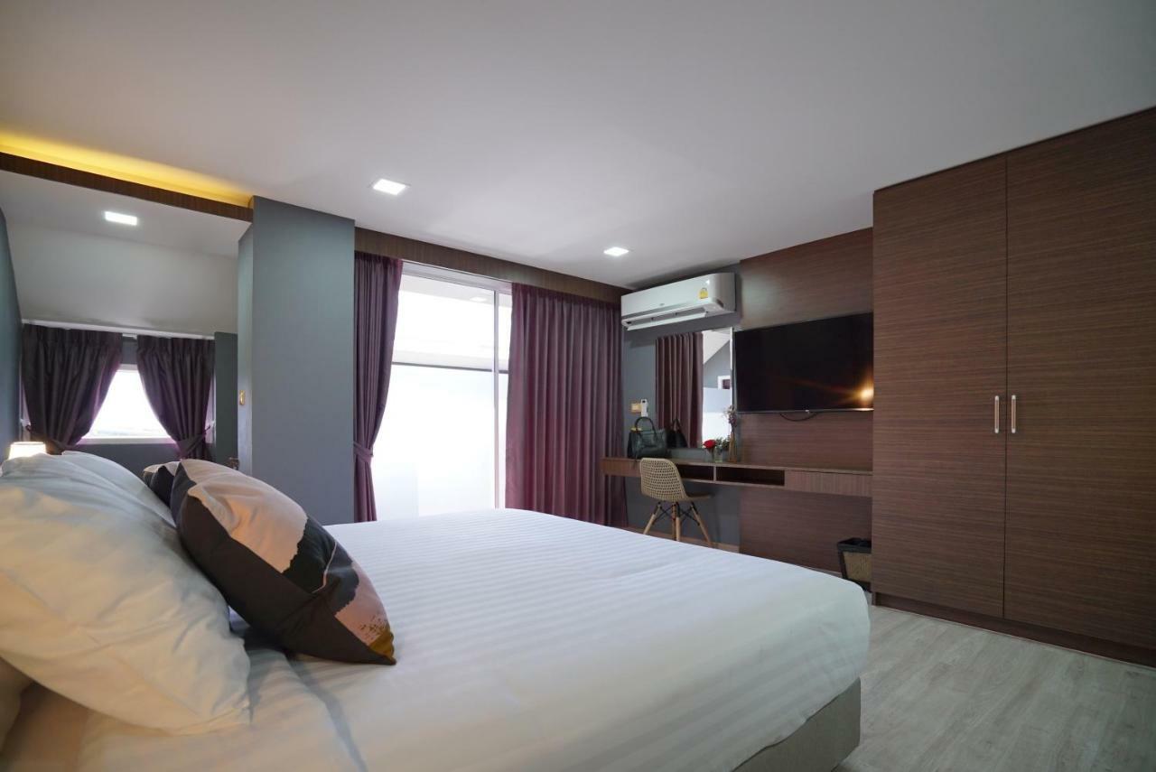 The Qube Fifty Hotel Bangkok Buitenkant foto