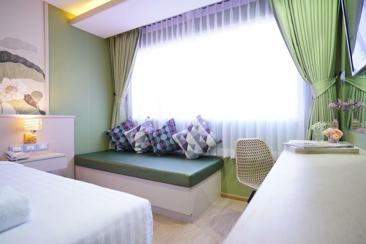 The Qube Fifty Hotel Bangkok Buitenkant foto