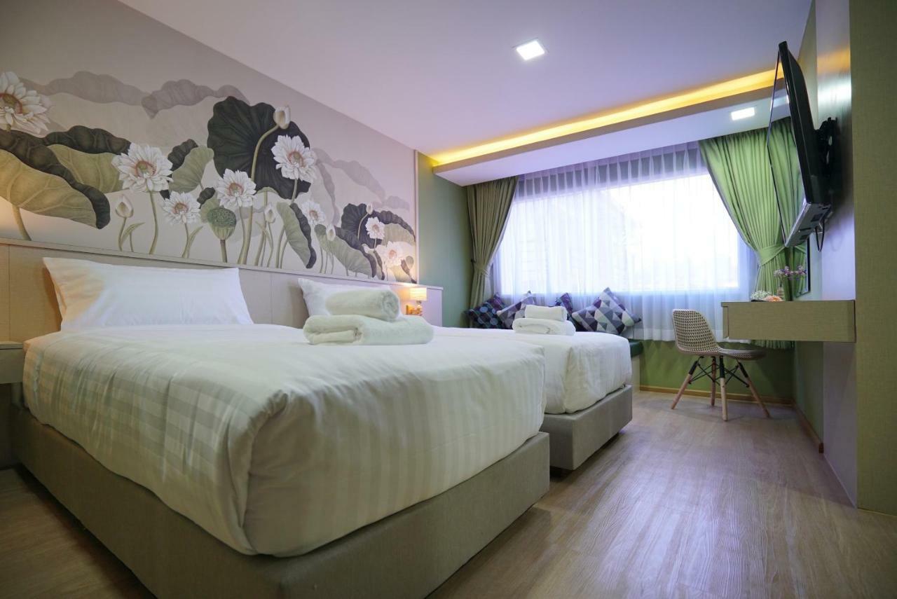 The Qube Fifty Hotel Bangkok Buitenkant foto